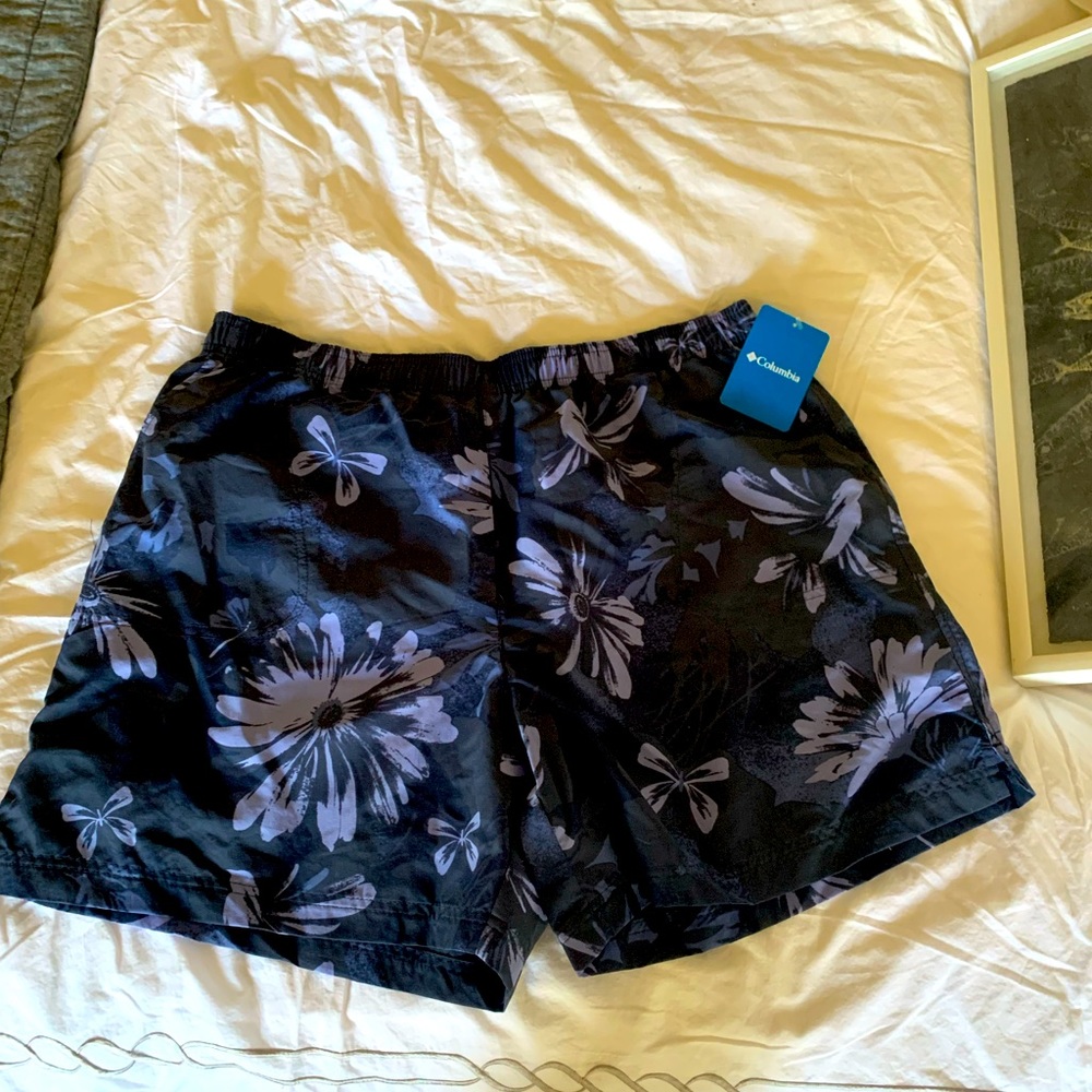 NWT Women’s Floral Print Shorts XXL